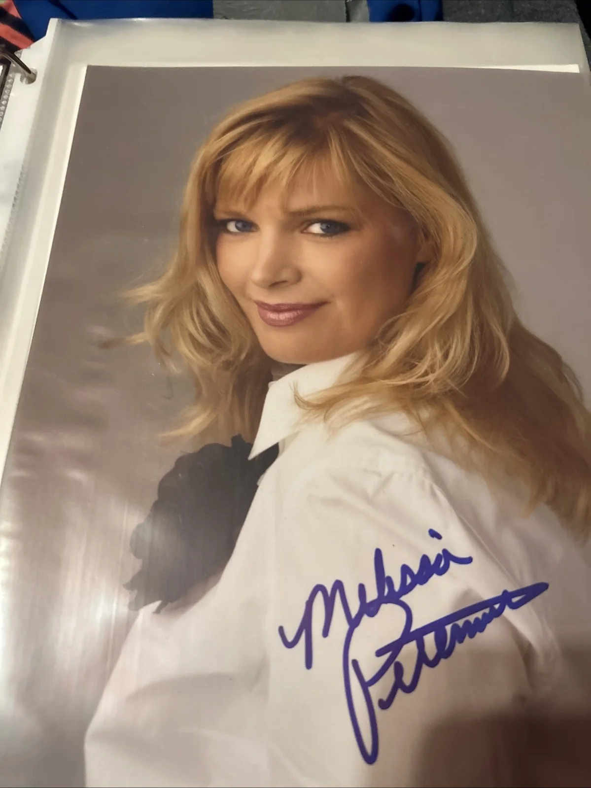 Melissa Peterman — Melissa Peterman Autographed 8 X 10 Color Photos Signed And Blue Ink, изображение 3