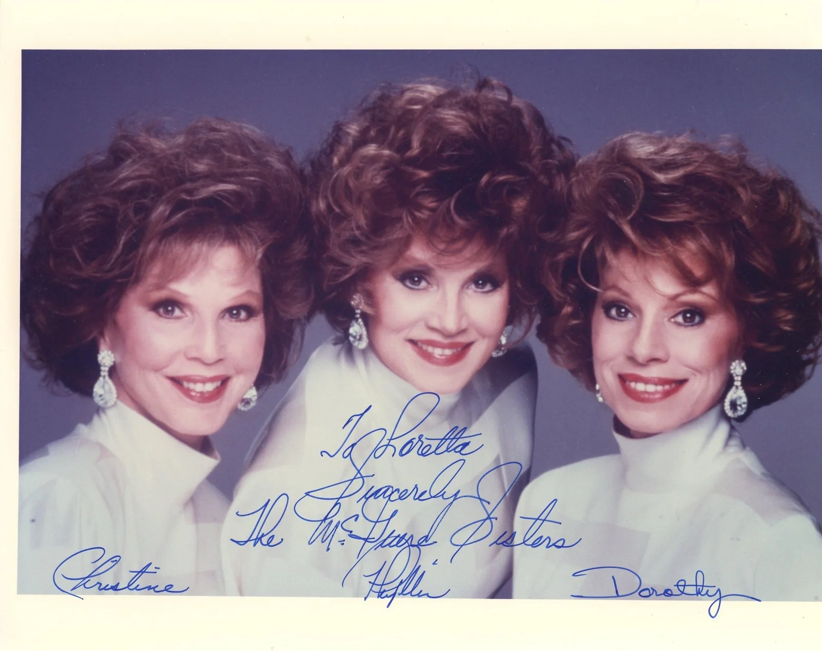 Christine McGuire, Dorothy McGuire, Phyllis McGuire — The McGuire Sisters AUTOGRAPHS Signed 8x10 Photo - Christine, Dorothy & Phyllis, изображение 2