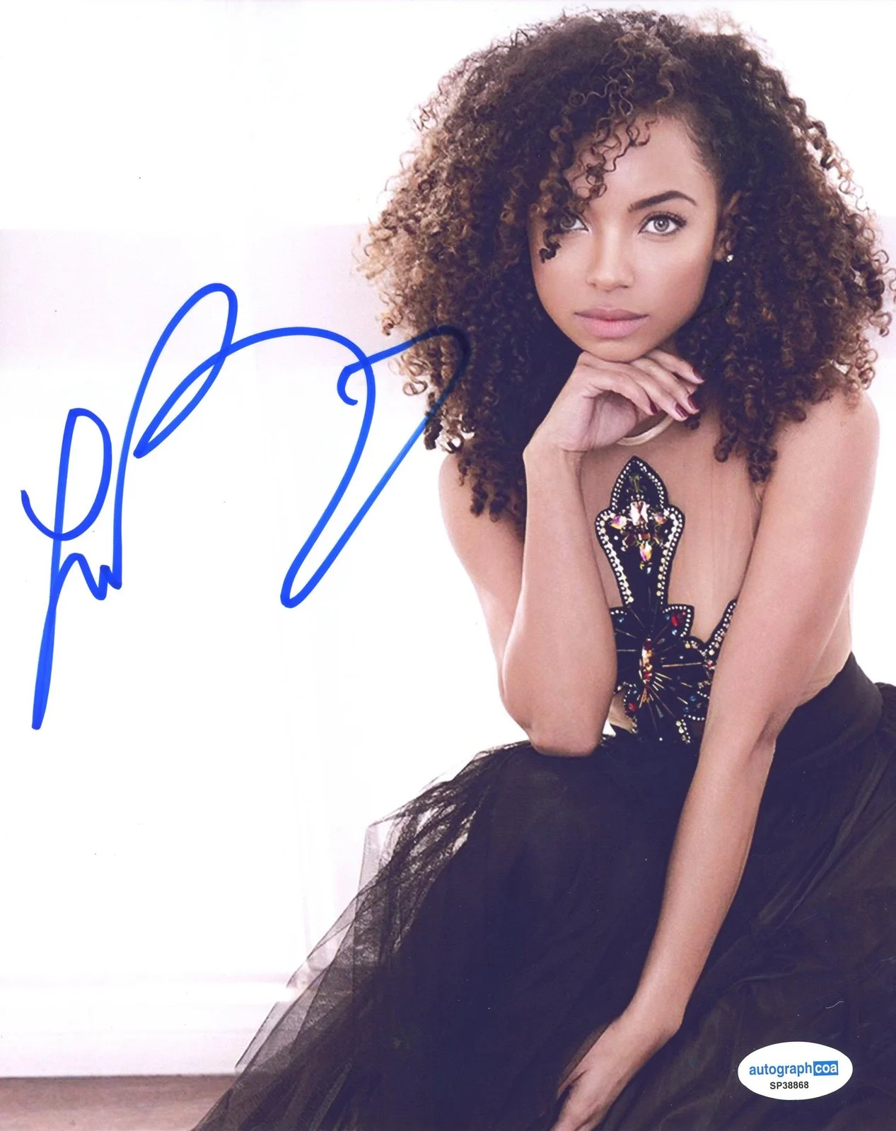 Logan Browning — Logan Browning "Dear White People" AUTOGRAPH Signed 8x10 Photo ACOA, изображение 2