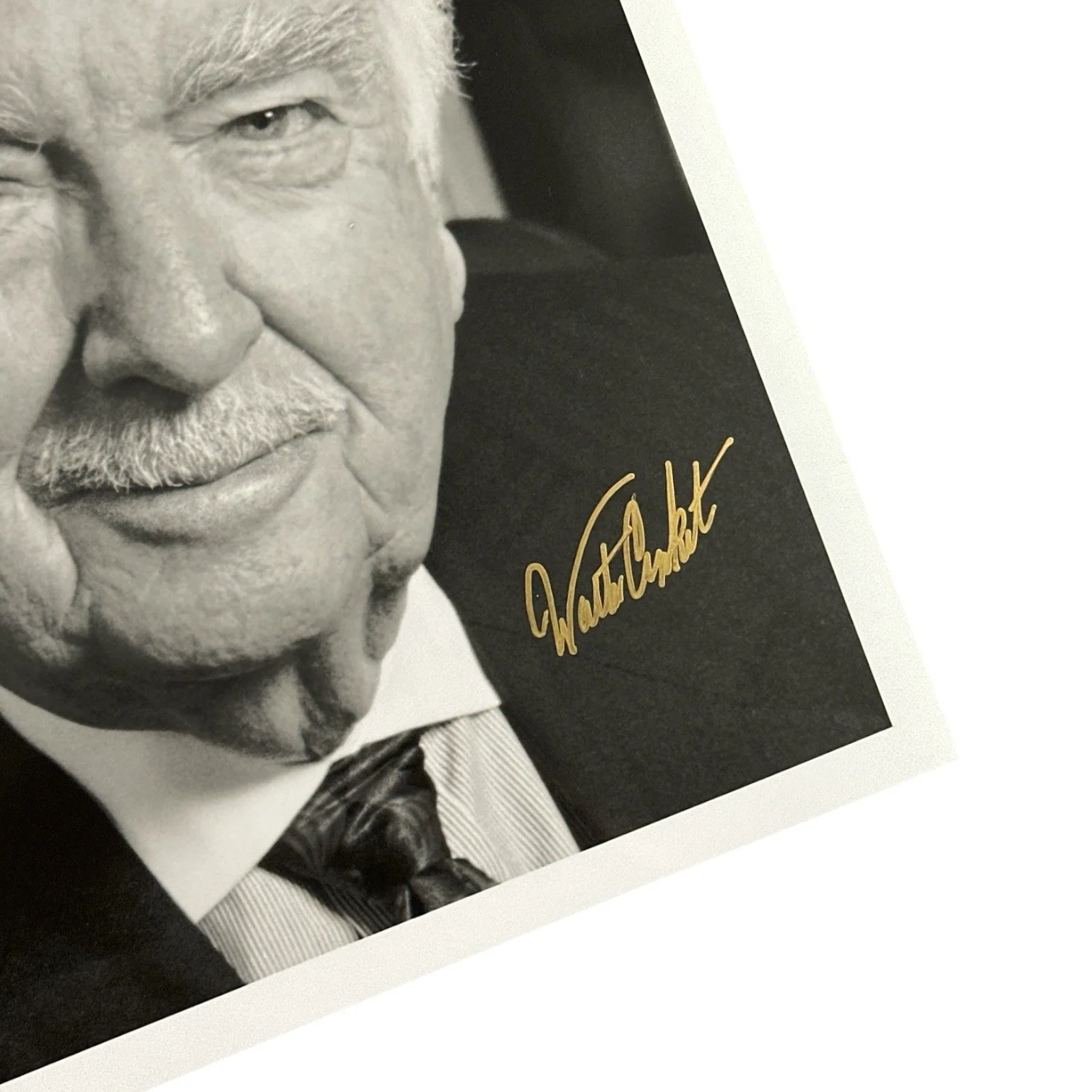 Walter Cronkite — Walter Cronkite Signed Autograph 8x10 Photograph CBS Evening News Legend JKF, image 2