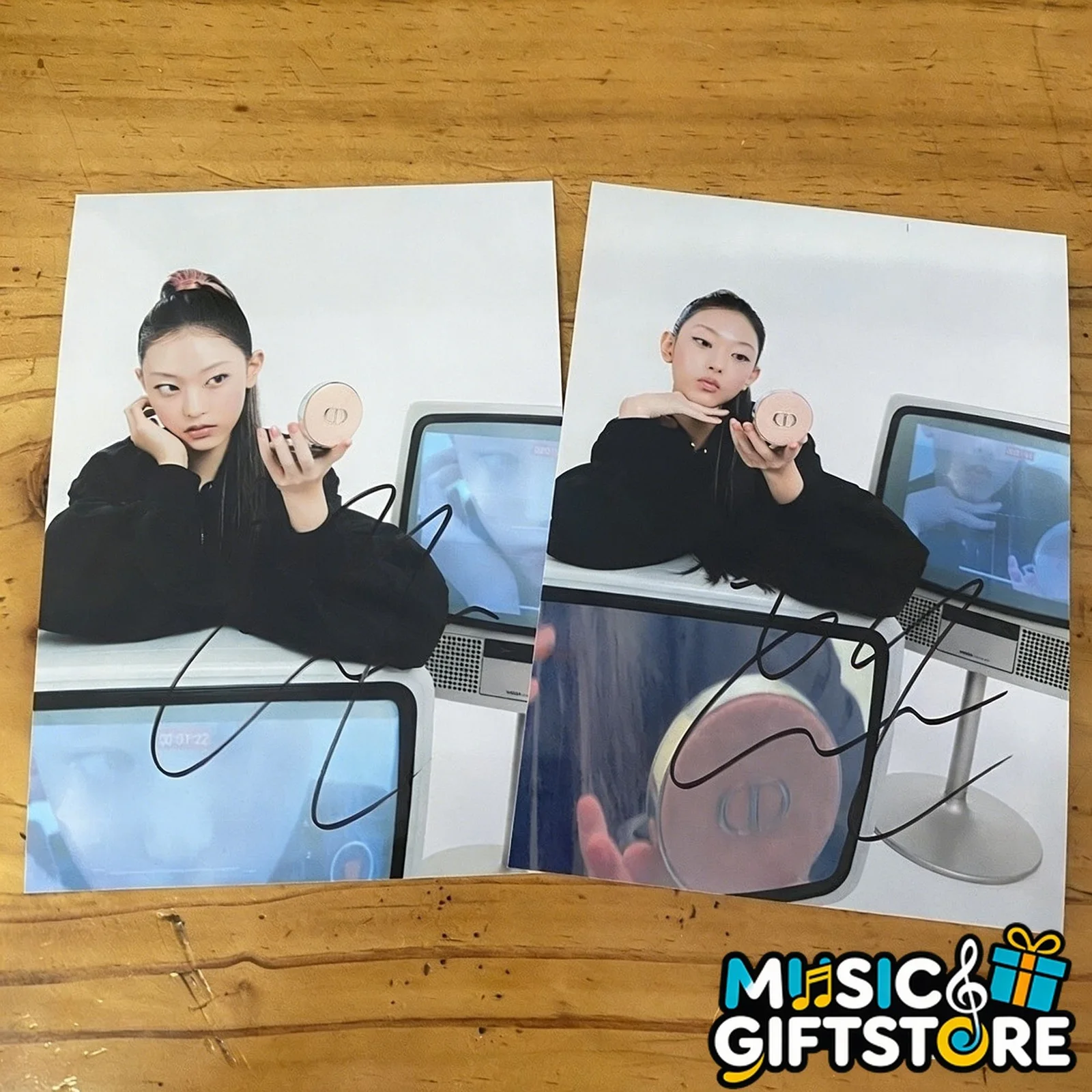 NEWJEANS HAERIN Autographed Signed Photo K-POP Collection 4*6 2025C #MUGS, image 2