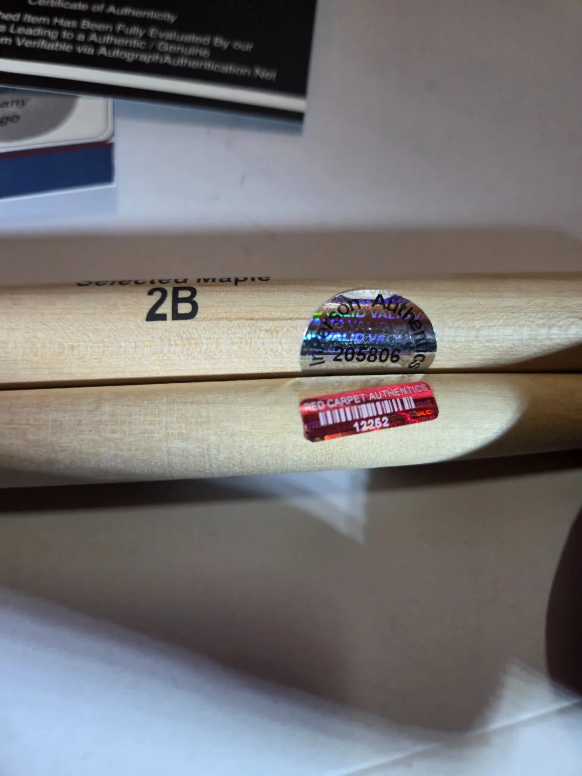 lot of (2) POST MALONE signed DRUM STICKS RAP hip hop RCA coa/hologram 16 inch, изображение 2