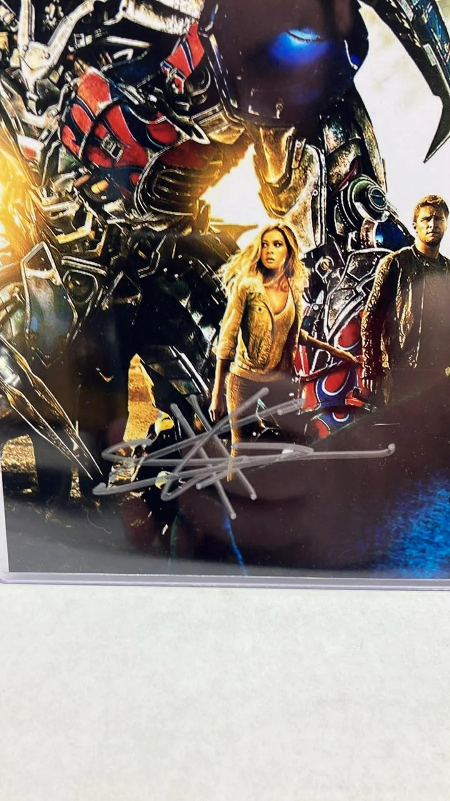 Shia LaBeouf — Shia LaBeouf Autograph 8x10 Transformers Movie Photo, image 2