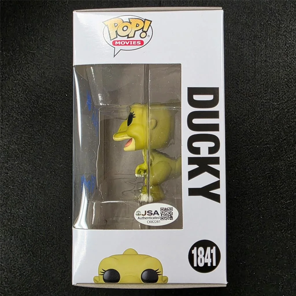 Aria Noelle Curzon — Aria Noelle Curzon signed "Ducky" Funko Pop 1841 Land Before Time autograph JSA, изображение 2