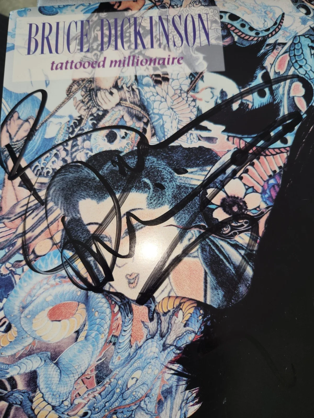 Bruce Dickinson — BRUCE DICKINSON - TATTOOED MILLIONAIRE SIGNED VINYL (Record Album), изображение 2