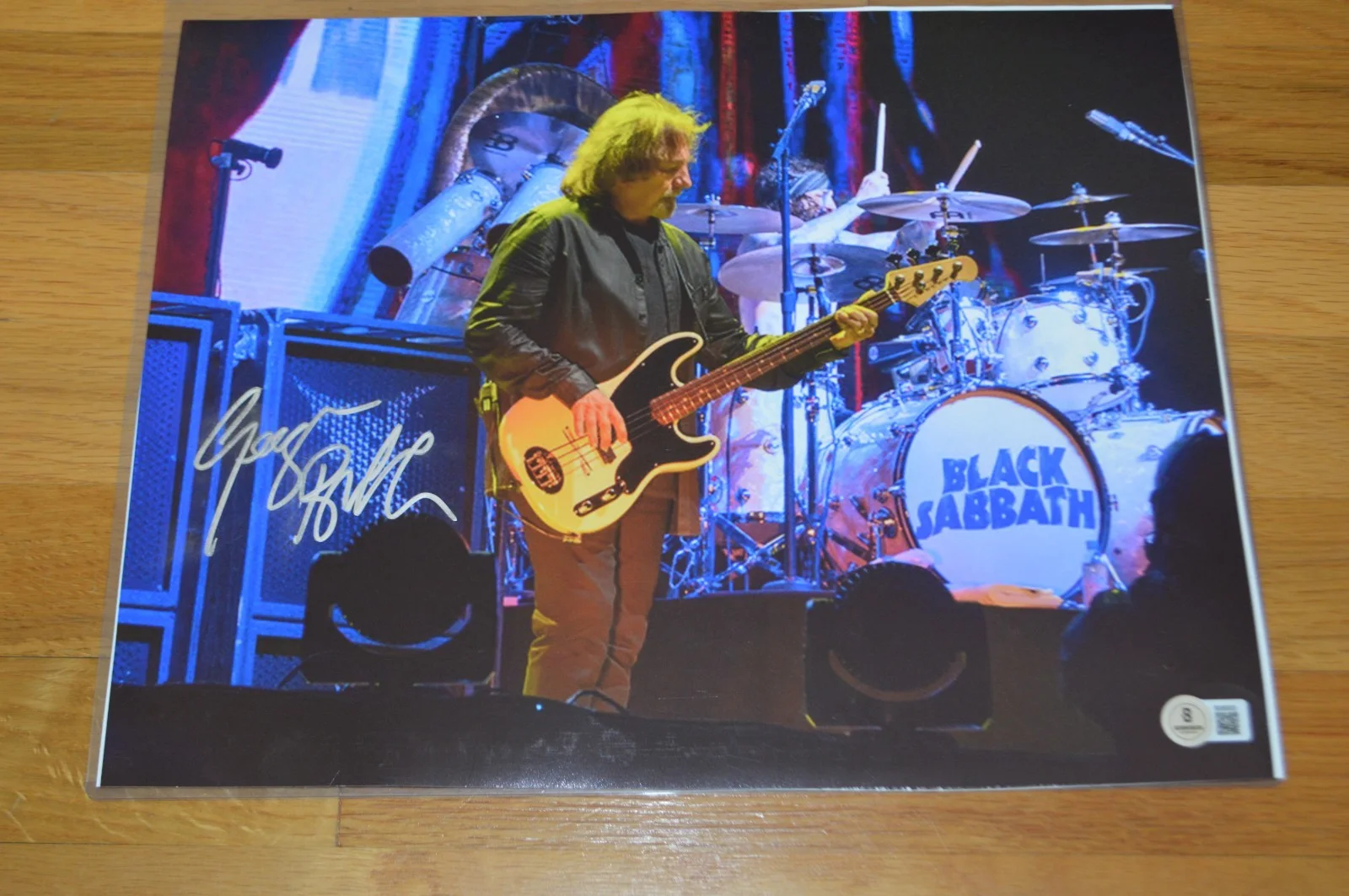 Black Sabbath Geezer Butler Autographed 11x14 Photo with Beckett Hologram, изображение 4