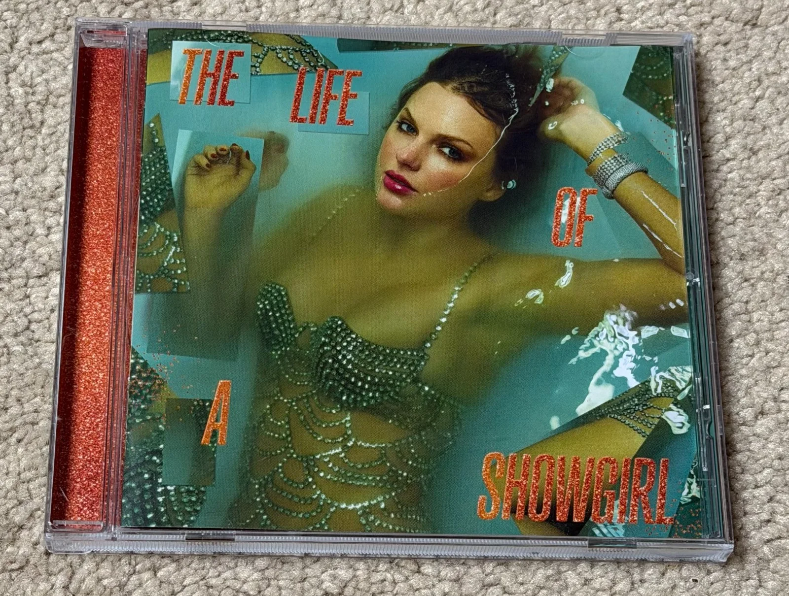 SIGNED AUTO FRAMED TAYLOR SWIFT LIFE OF A SHOWGIRL PHOTO 1 & CD BAS BECKETT COA, изображение 4