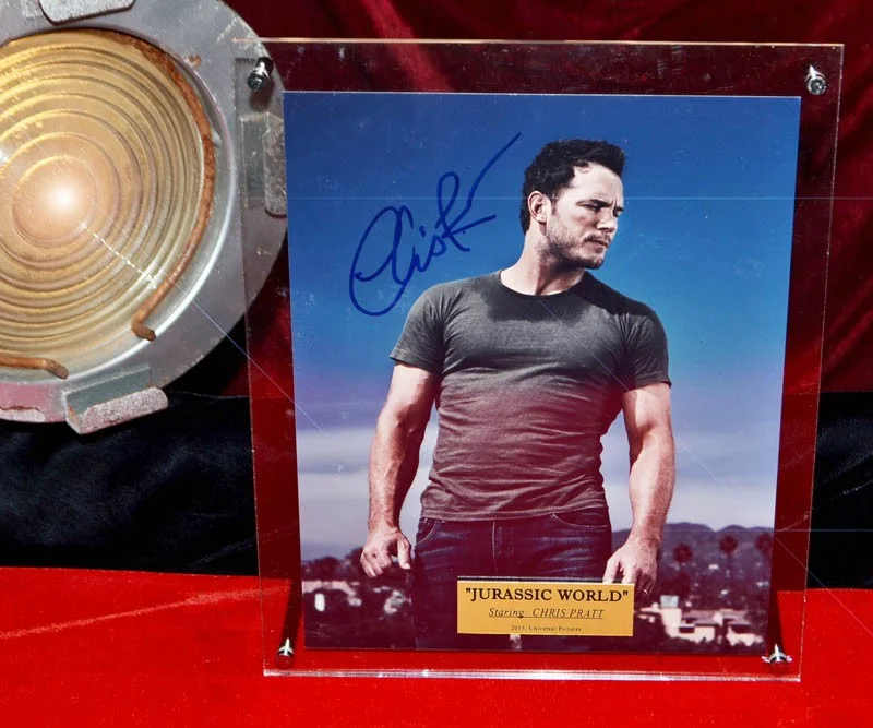 CHRIS PRATT — Signed CHRIS PRATT Autograph, Frame JURASSIC WORLD, Trading Cards, UACC COA, DVD, изображение 3