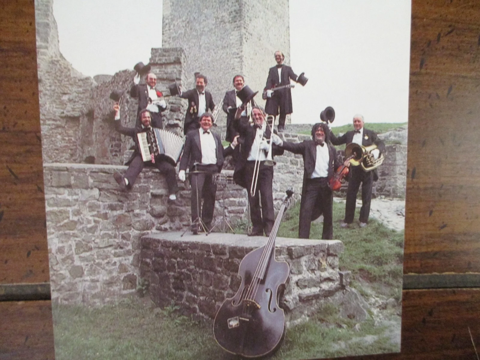 KATASTROPHEN-ORCHESTER Signed (By all 9 Members) 4 x 6 Color Photo, image 2