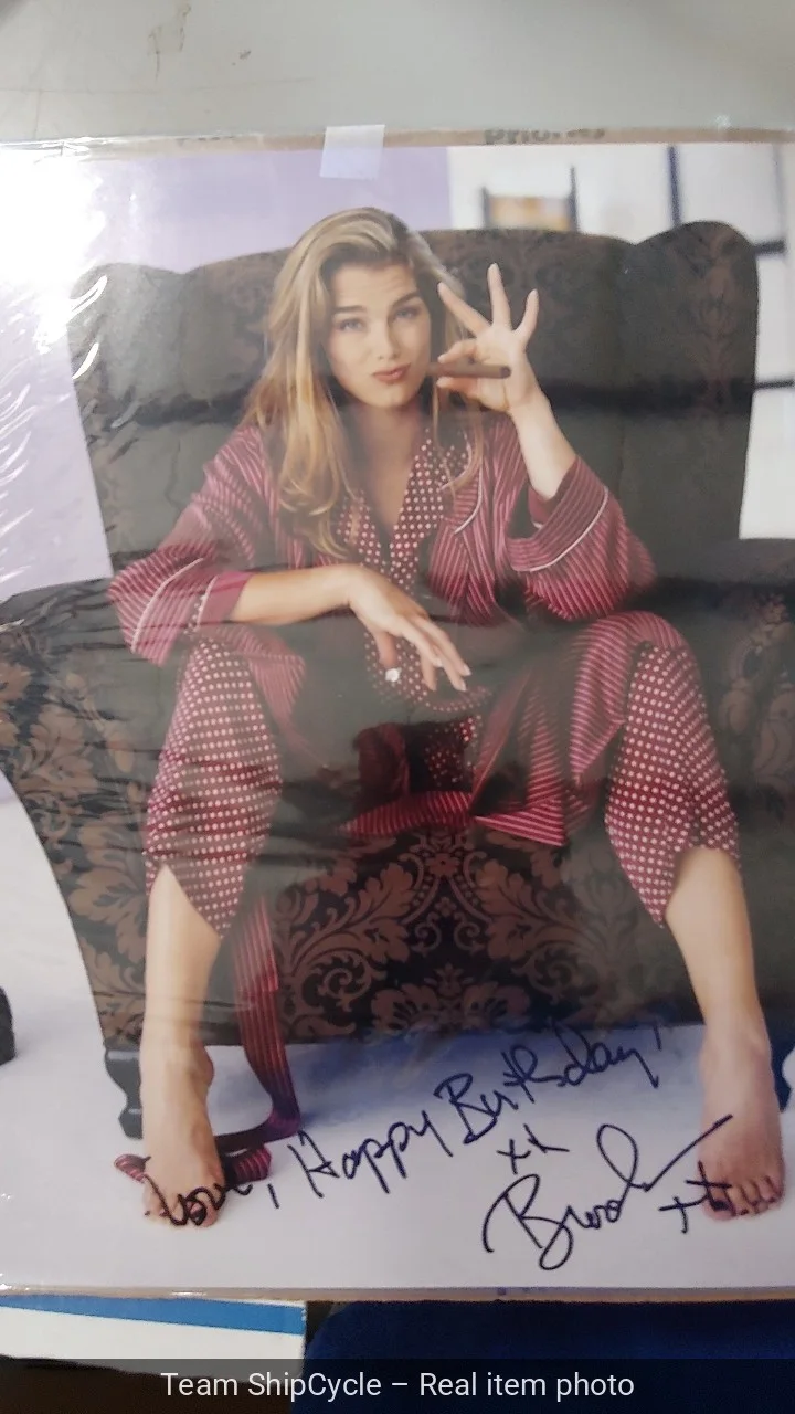 Brooke Shields — U27884 BROOKE SHIELDS Beautiful Cigar Aficionado 11x14 SIGNED G2U, изображение 2