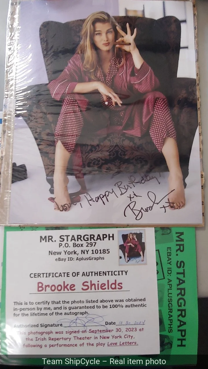 Brooke Shields — U27884 BROOKE SHIELDS Beautiful Cigar Aficionado 11x14 SIGNED G2U, изображение 5