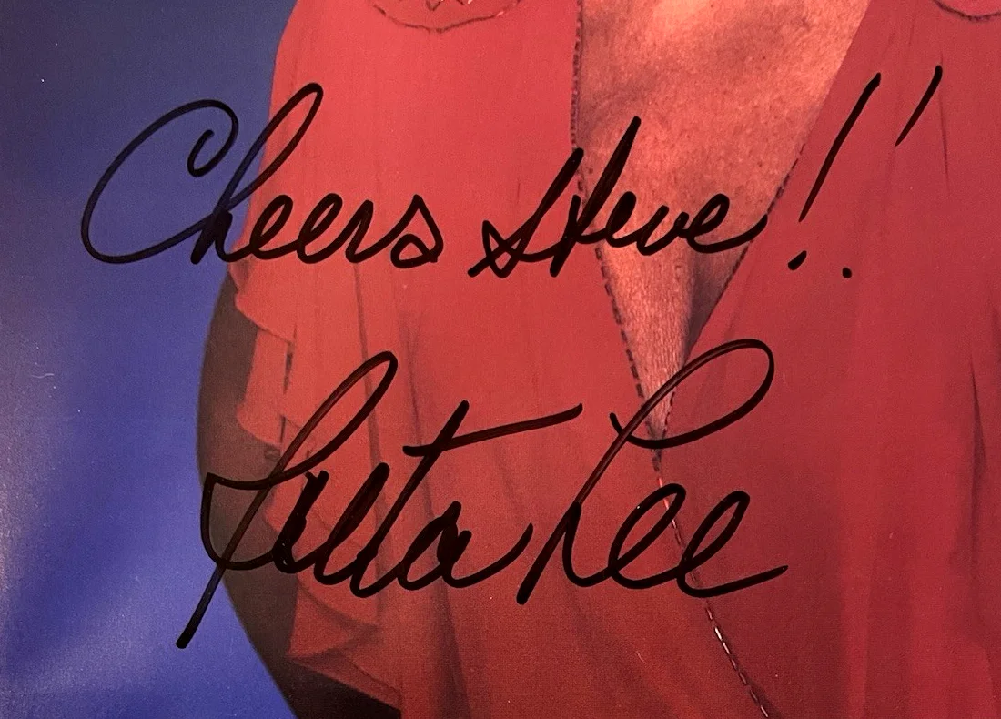 Ruta Lee — Ruta Lee 8x10" color 2 sided autographed photo, изображение 2