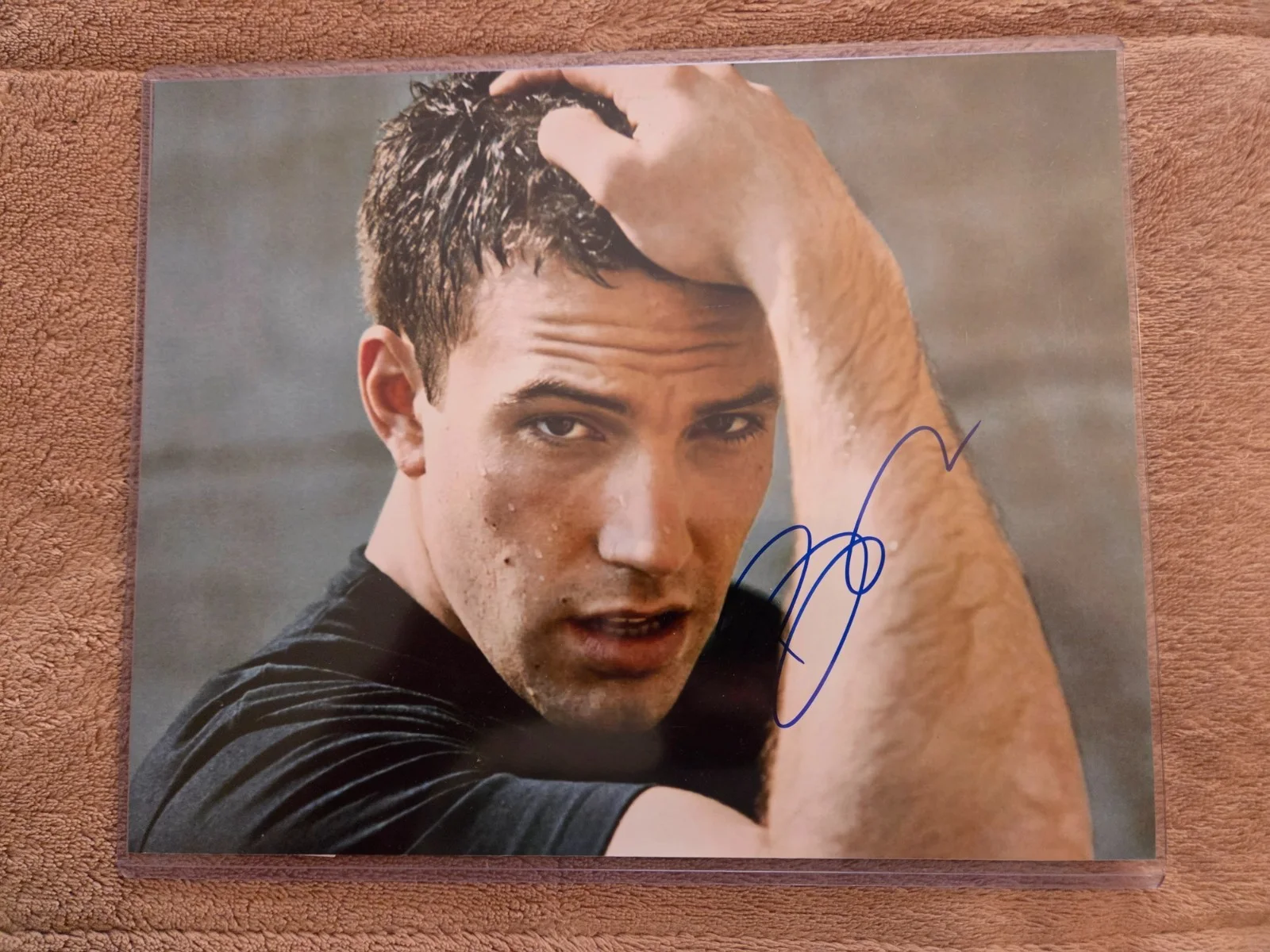 Ben Afleck — BEN AFLECK Autographed 8 x 10 Color Photo.
