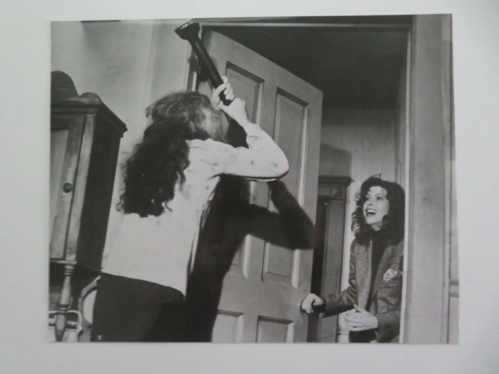 Amityville 3-d MOVIE STILL PHOTO LOT OF 4 TONY ROBERTS TESS HARPER 1983, изображение 4