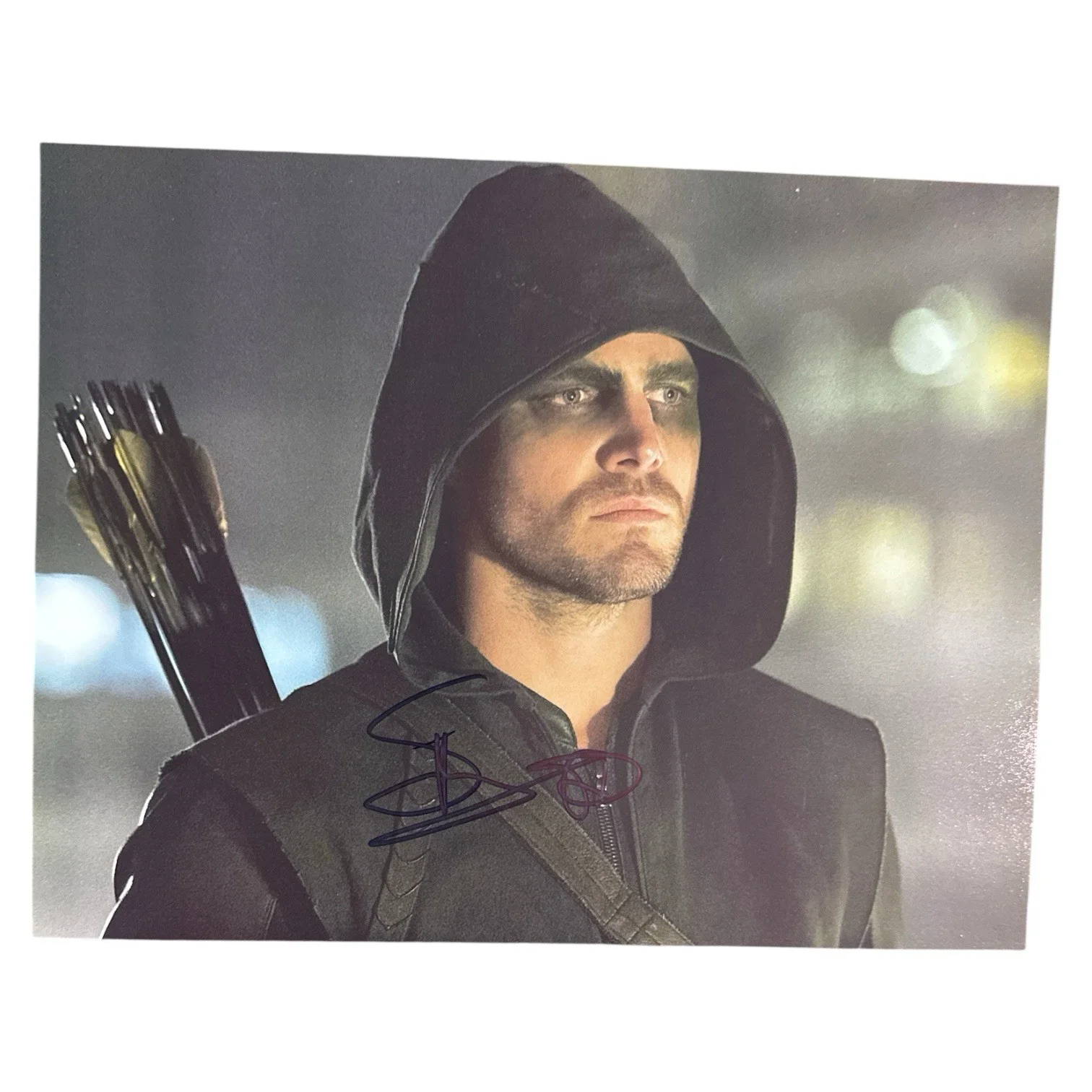 Stephen Amell — Stephen Amell Arrow 8.5x11 Autograph Photo! Signed In-Person! Oliver Queen!