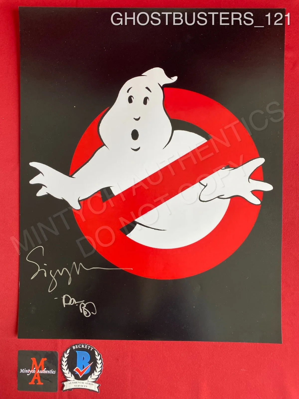 Sigourney Weaver, Dan Aykroyd — Sigourney Weaver Dan Aykroyd dual signed 16x20 photo Ghostbusters Beckett COA