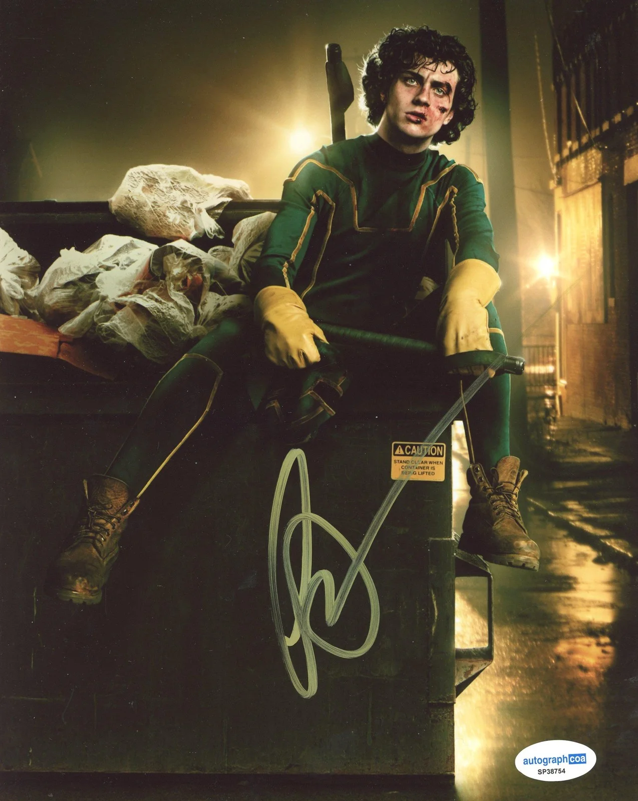 Aaron Taylor-Johnson — Aaron Taylor-Johnson "Kick-Ass" AUTOGRAPH Signed 'Dave Lizewski' 8x10 Photo ACOA, изображение 2