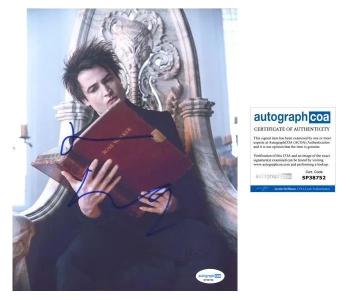 Tom Sturridge — Tom Sturridge "The Sandman" AUTOGRAPH Signed 'Dream' 8x10 Photo C ACOA