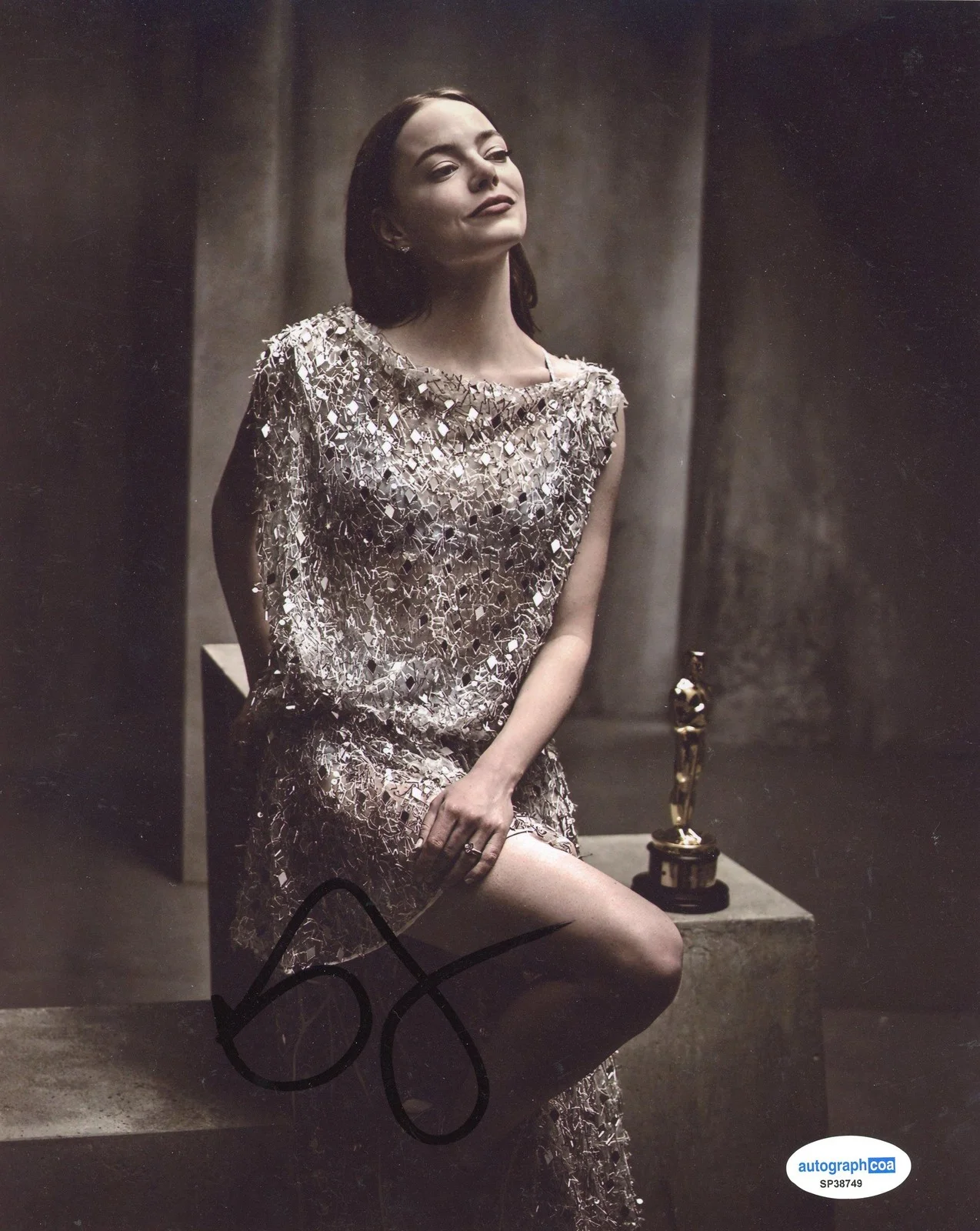 Emma Stone — Emma Stone "Poor Things" Oscar Winner AUTOGRAPH Signed 8x10 Photo ACOA, изображение 2