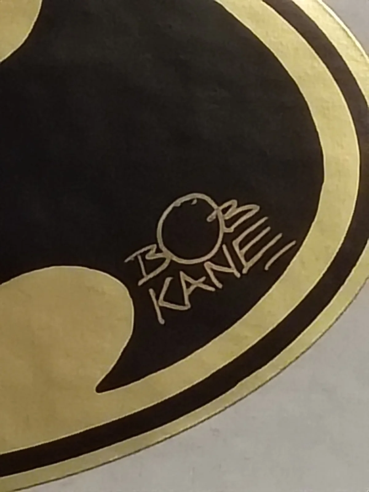 BOB KANE SIGNED AUTOGRAPHED GOLD BAT SYMBOL STICKER WITH COA 7" BATMAN DC Comic, image 2