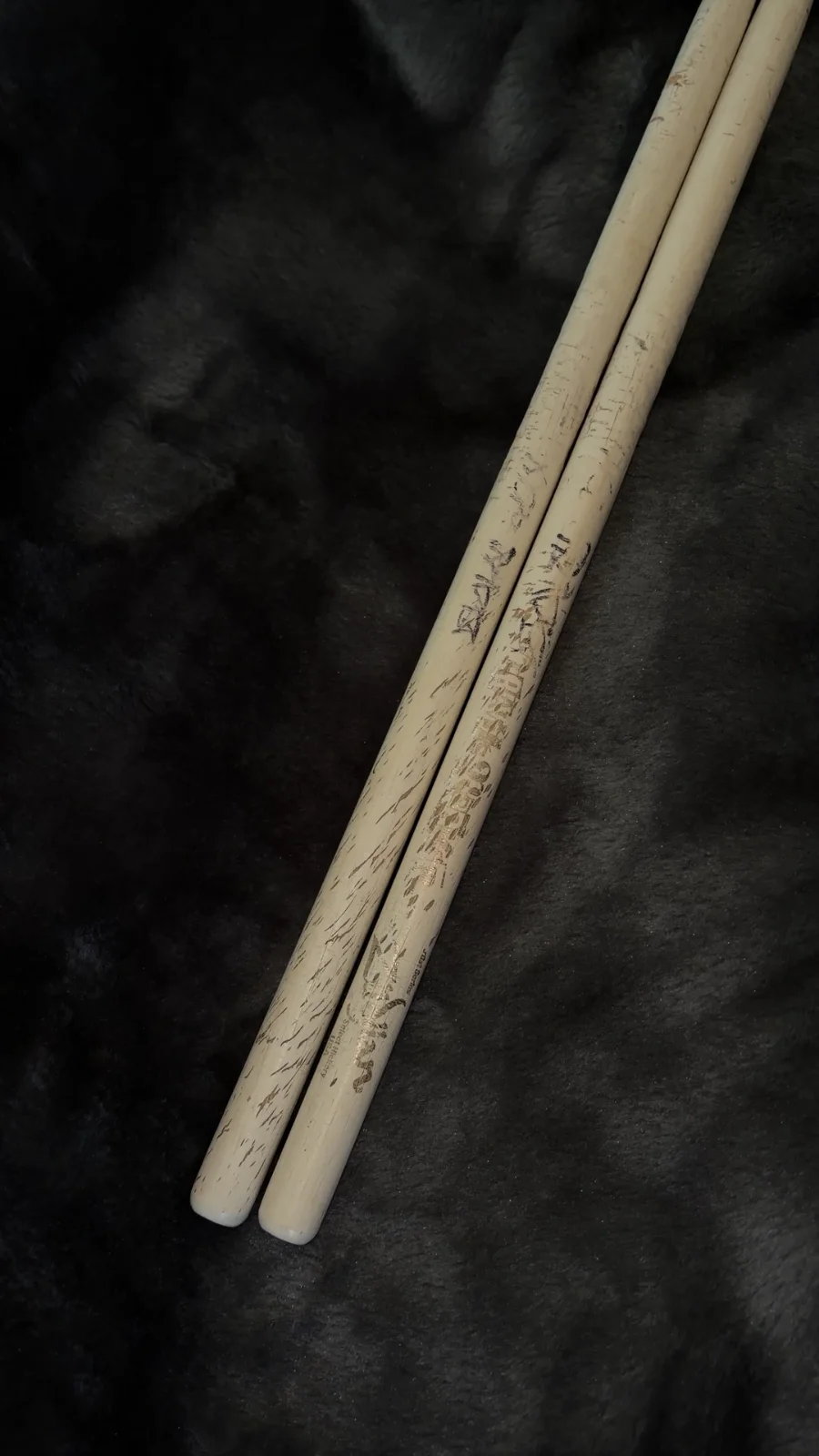 TRAVIS BARKER SIGNED & USED DRUMSTICKS (2014), image 2
