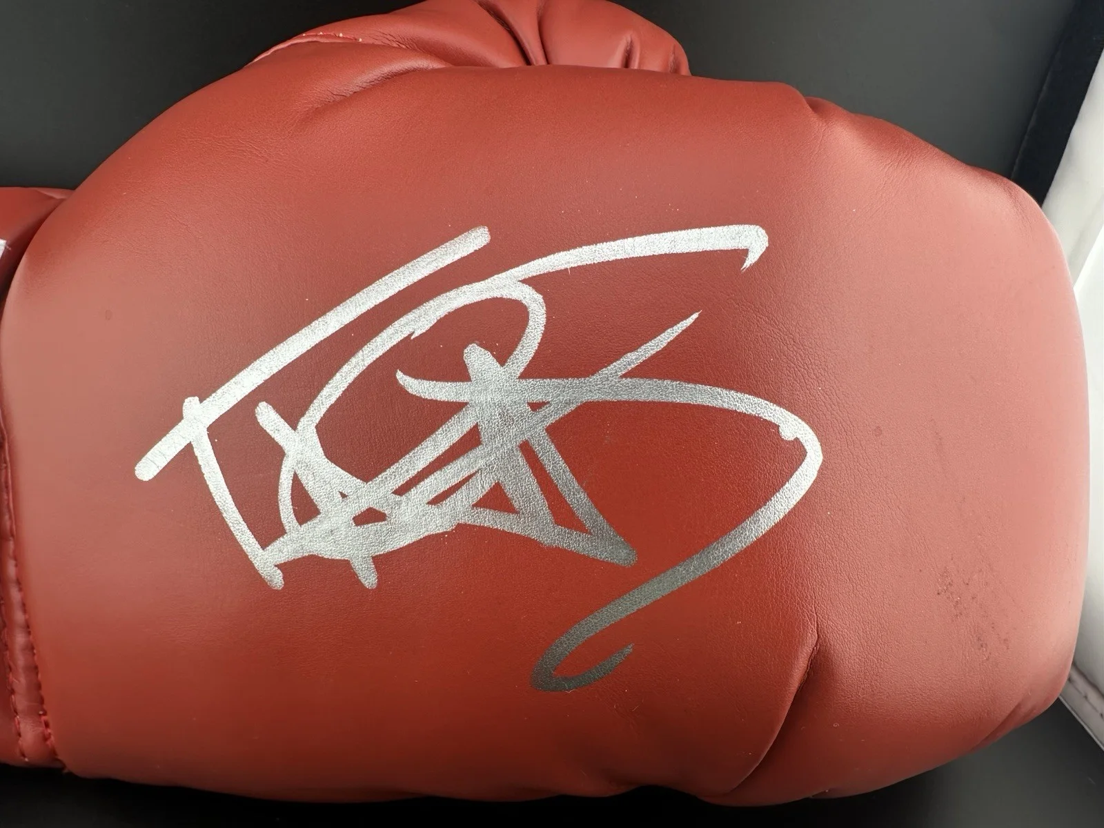 Talia Shire — Talia Shire Signed Autograph Boxing Glove Rocky Movie Adrian Beckett BAS COA, изображение 2