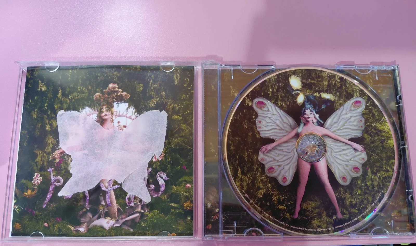 Melanie Martinez Signed Portals Cd (with butterfly confetti from portals concer), image 5