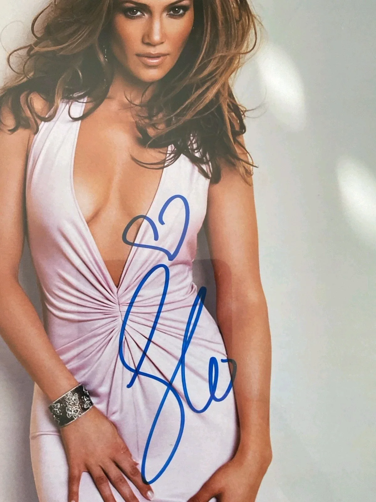 Jenifer Lopez Autographed Poster with Certificate of Authenticity 11x14, изображение 2