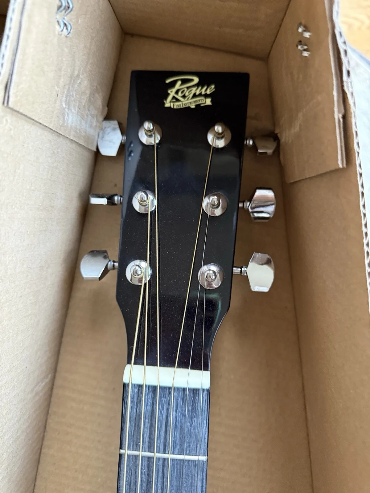 Rogue Acoustic Guitar Signed by George Strait with Certificate of Authenticity, изображение 5