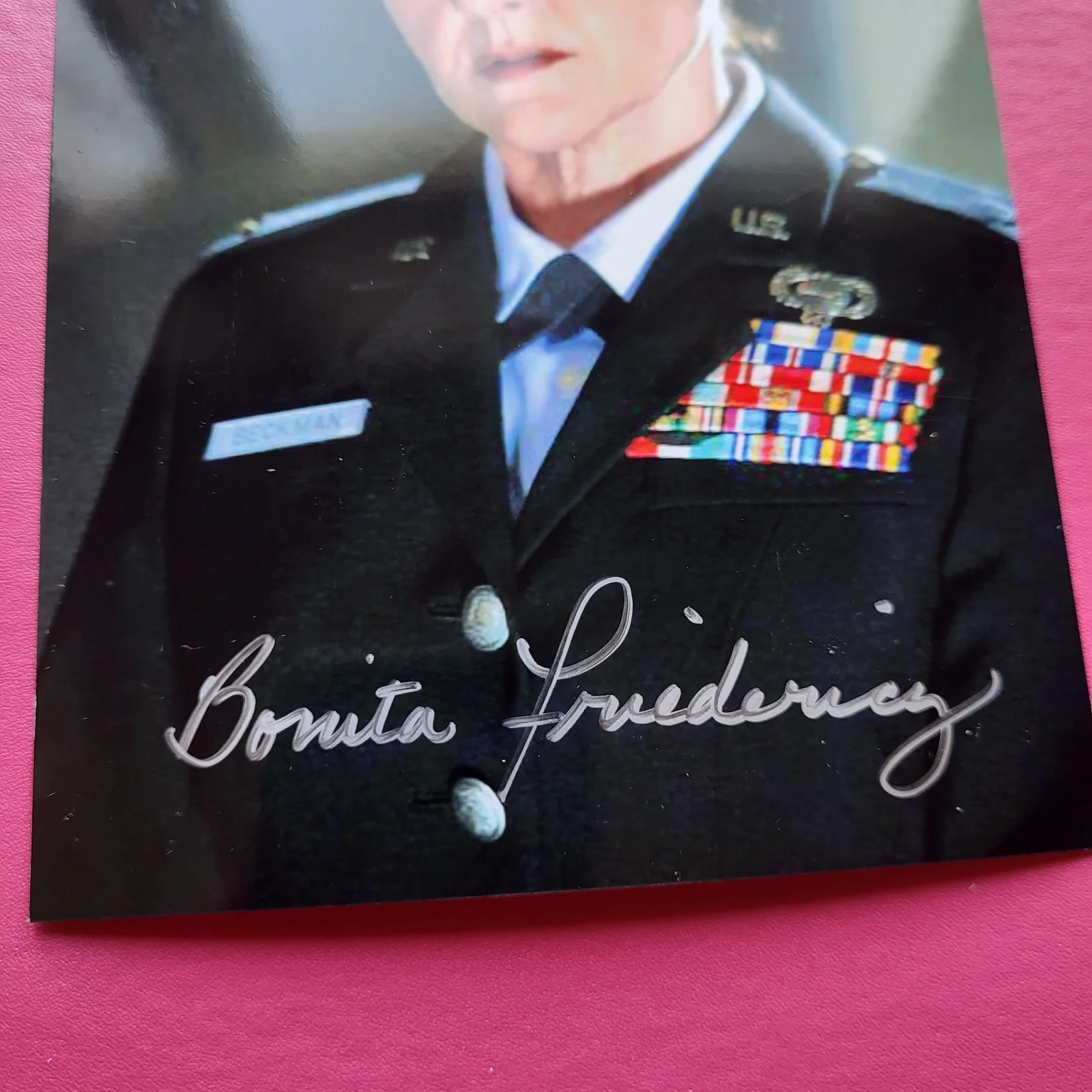 Bonita Friedericy — Bonita Friedericy Chuck Star Trek The Lords Of Salem Hand Signed 4x6 Autograph, изображение 2