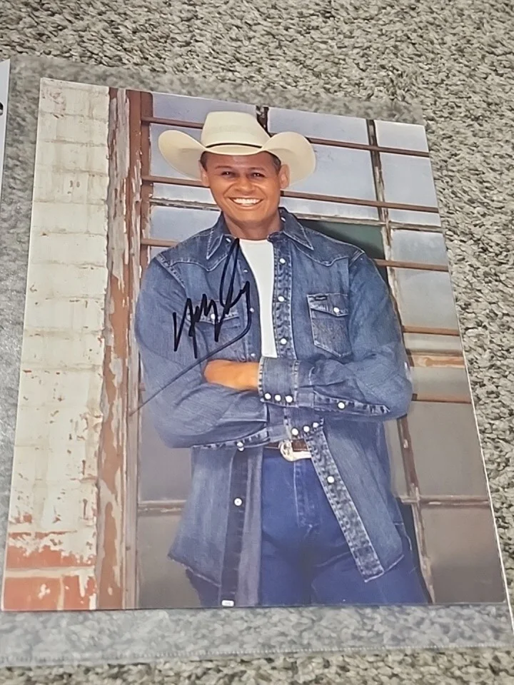 NEAL MCCOY — 2 NEAL MCCOY Hand Signed Autograph 8" X 10" Photos COUNTRY SINGER, изображение 2
