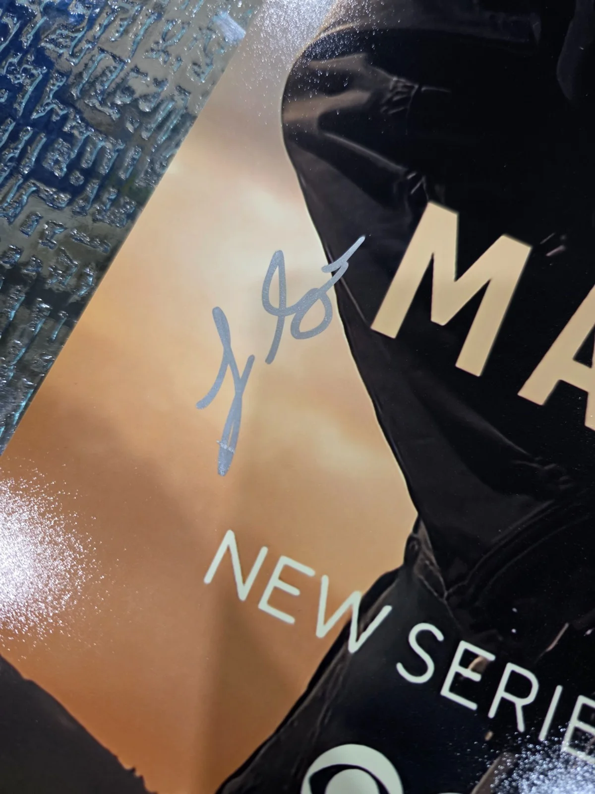 Luke Grimes — Luke Grimes signed "MARSHALS" 12x1 Photo a YELLOWSTONE Hot SEXY Kayce Dutton COA, image 2
