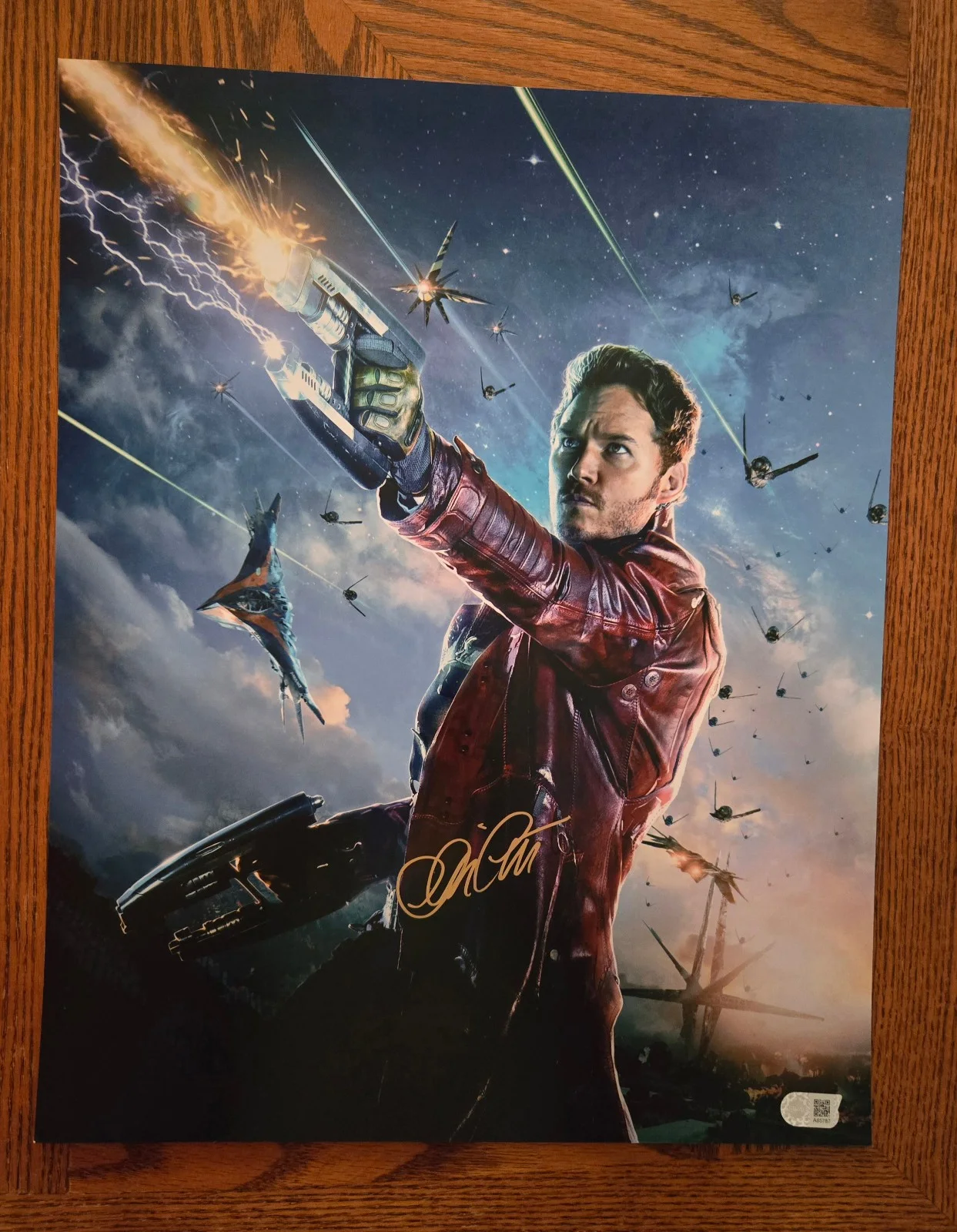 Chris Pratt — Chris Pratt Signed Guardians of the Galaxy (Star Lord) 16x20 (SWAU COA)