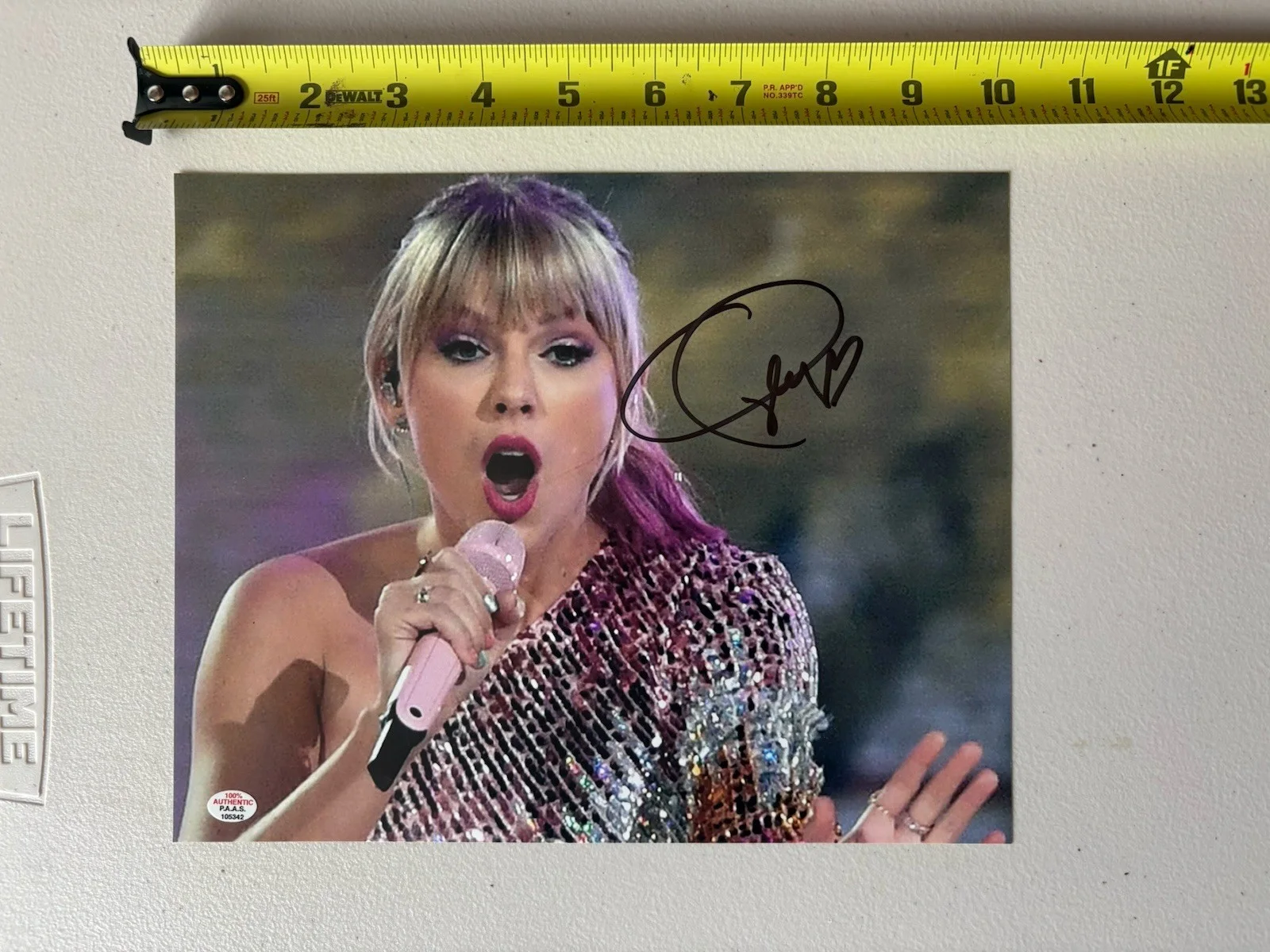 Taylor Swift Autographed 8X10 Color Photo PAAS COA Sticker 342, изображение 2
