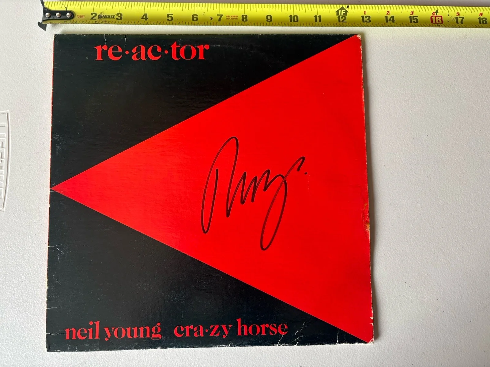 Neil Young Signed Autographed Album Reactor Crazy Horse BSA COA 529, изображение 2
