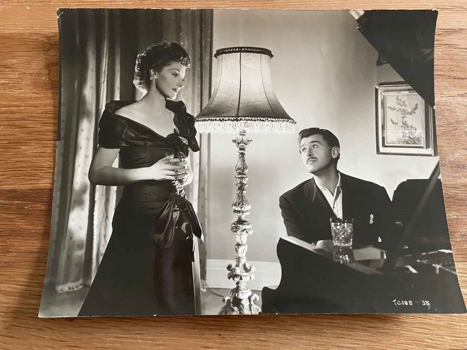 SIX ORIGINAL FILM STILLS FROM ADAM AND EVELYNE 1949 *STEWART GRANGER, изображение 3