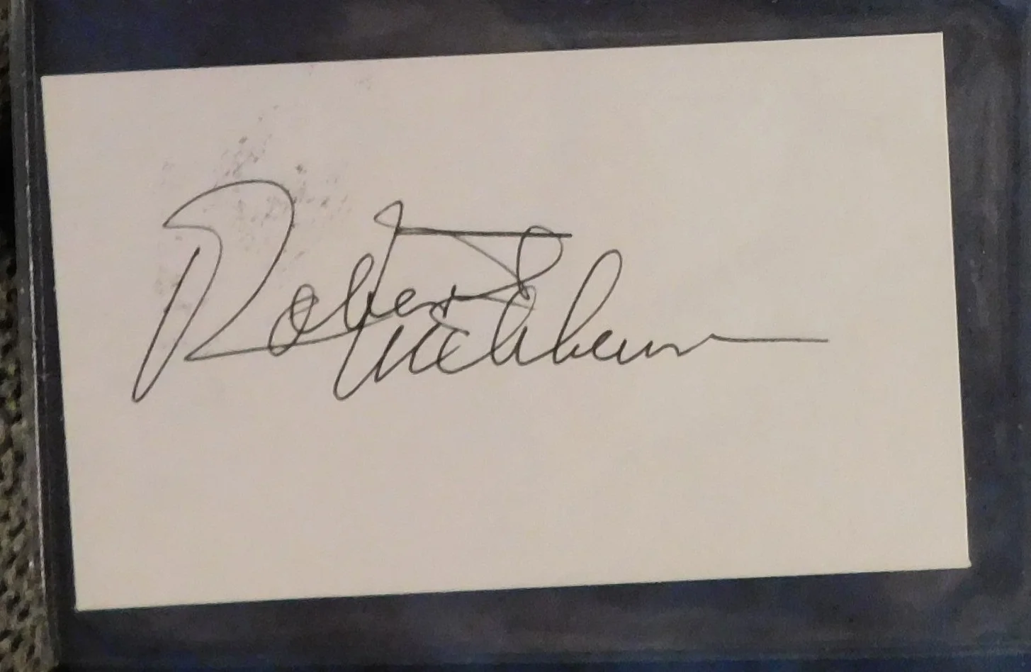 Robert Mitchum — Robert Mitchum, Charlton Heston & Chester Morris signed index cards - 3 Legends