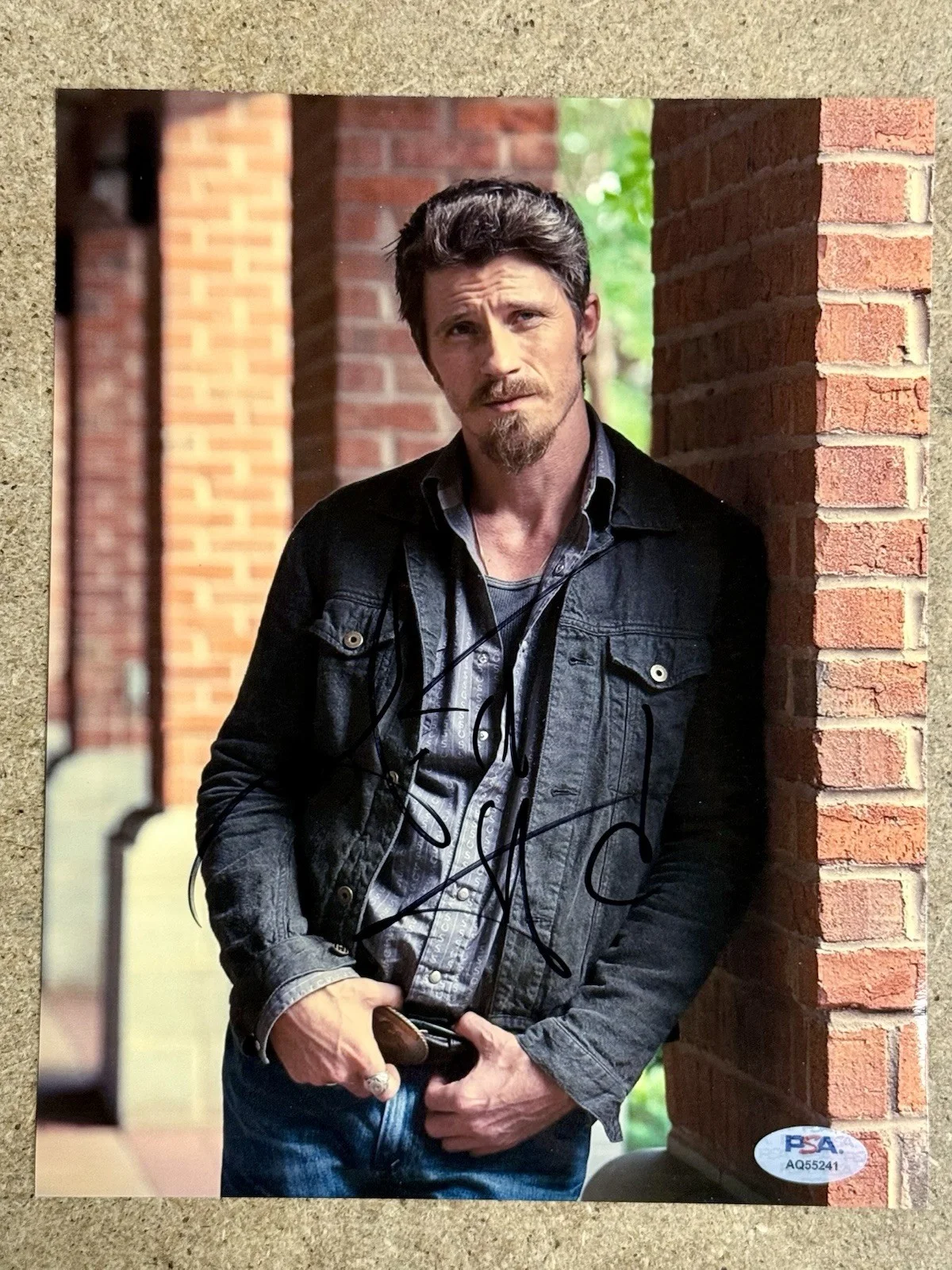 Garrett Hedlund — Garrett Hedlund Signed Tulsa King “Mitch Keller” 8X10 Photo With PSA COA