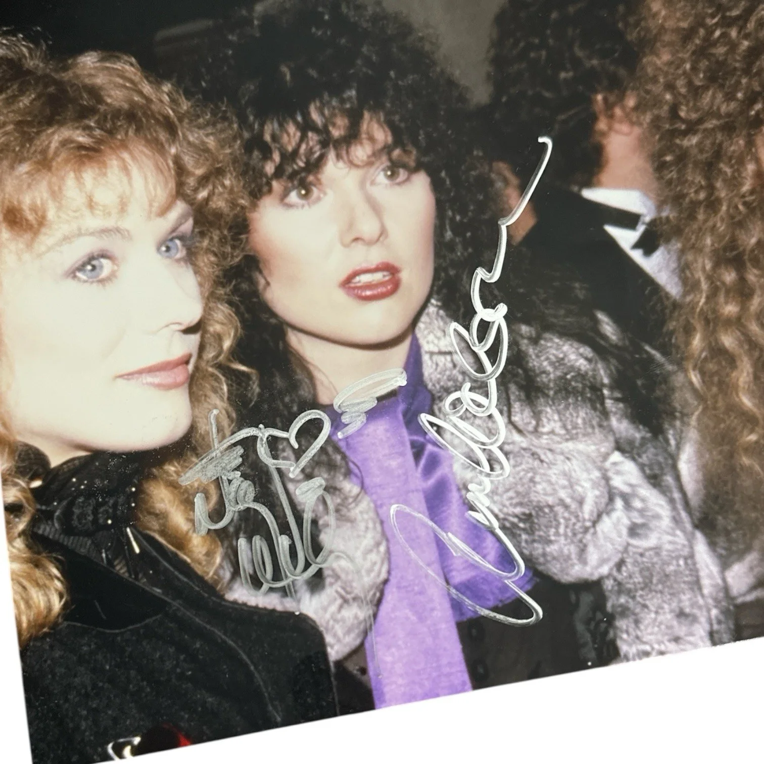 Ann & Nancy Wilson HEART Dual Signed Auto Autographed 8x10 Photo! Rock Legends!, изображение 3