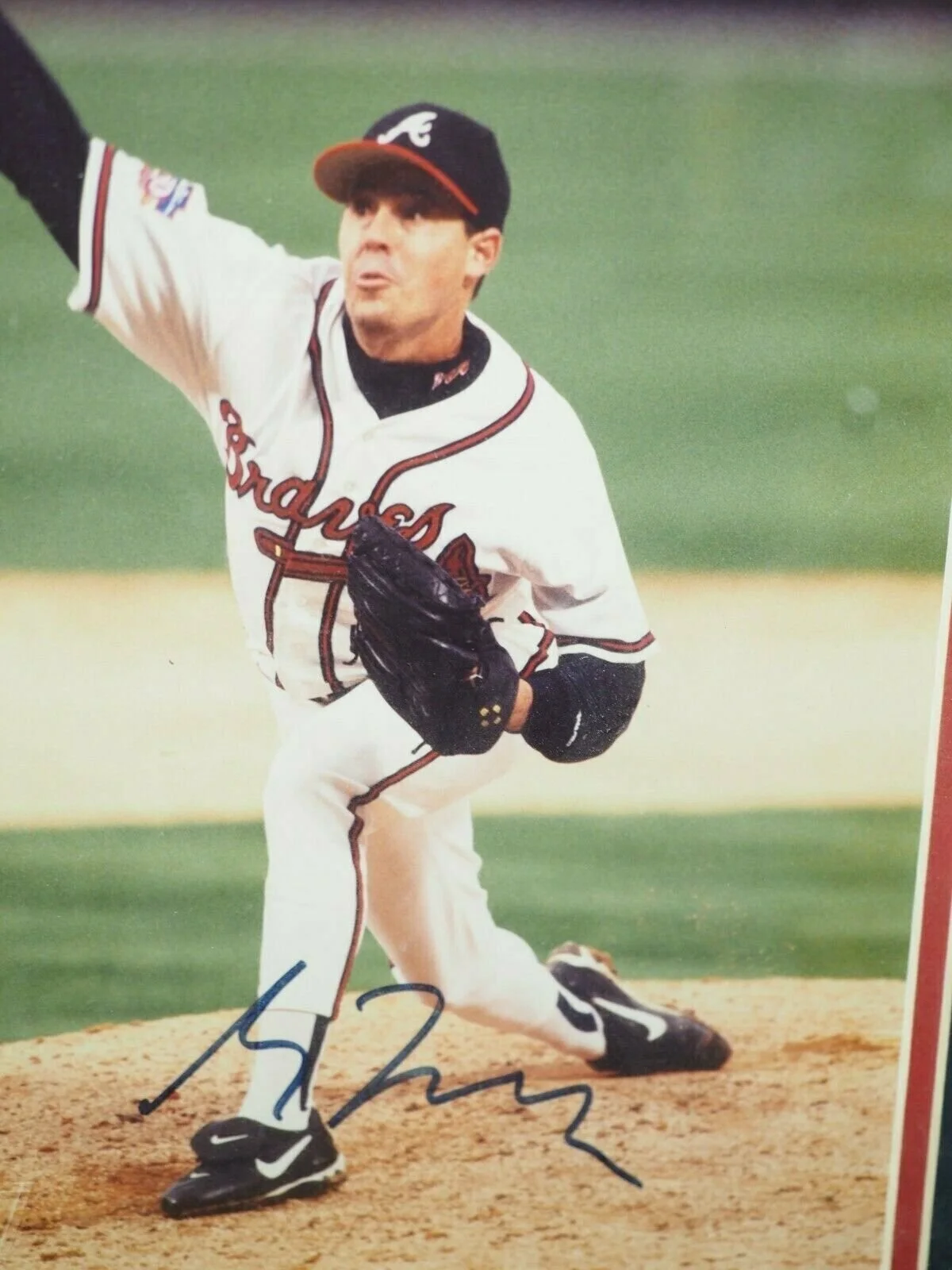 Greg Maddux — Greg Maddux Atlanta Braves Autographed Color MLB Photo in Frame with COA, image 2