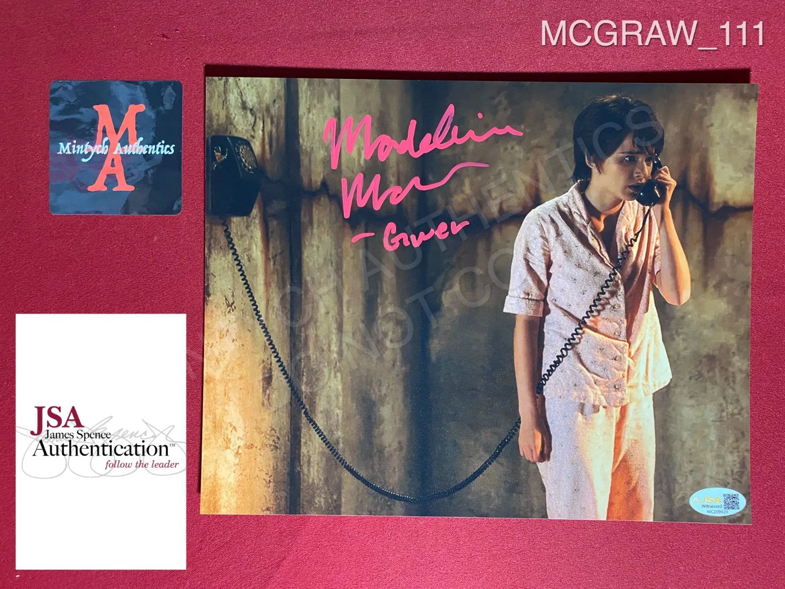 Madeleine McGraw — Madeleine McGraw autographed signed 8x10 photo The Black Phone Gwen JSA COA