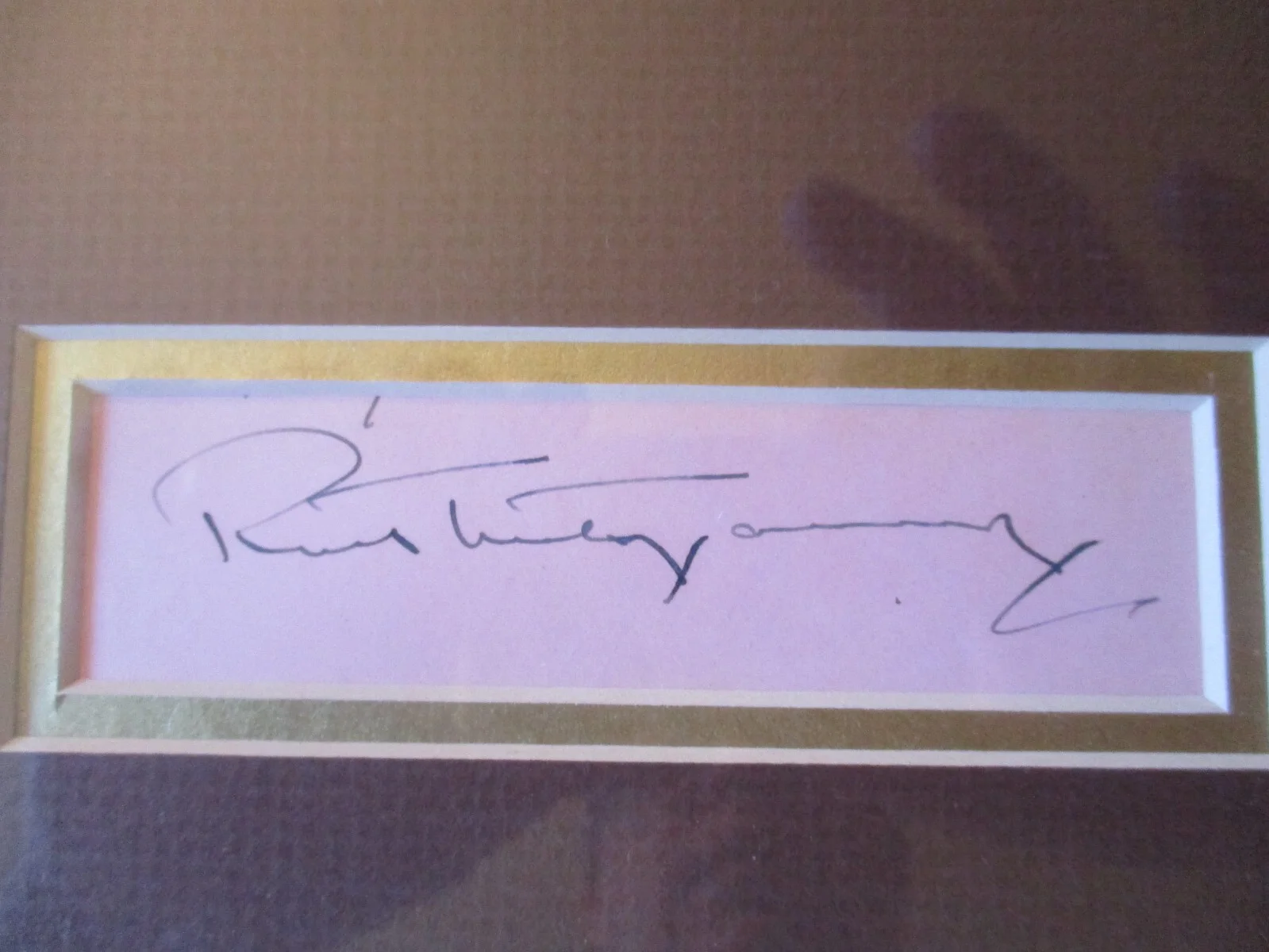 ROBERT MONTGOMERY — ROBERT MONTGOMERY Original Vintage 1930s SIGNED AUTOGRAPHED Card Framed w/ Photo, image 2