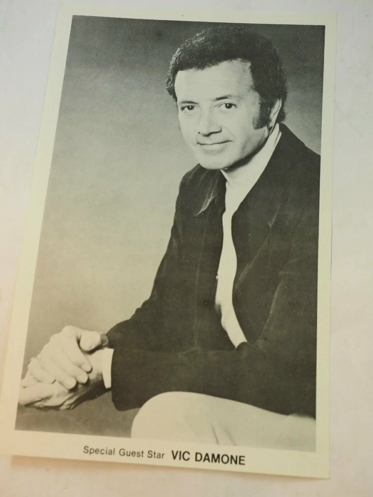 Special Guest Vic Damone printed Promotional Photo Flyer 5.5" x 8.5", изображение 2
