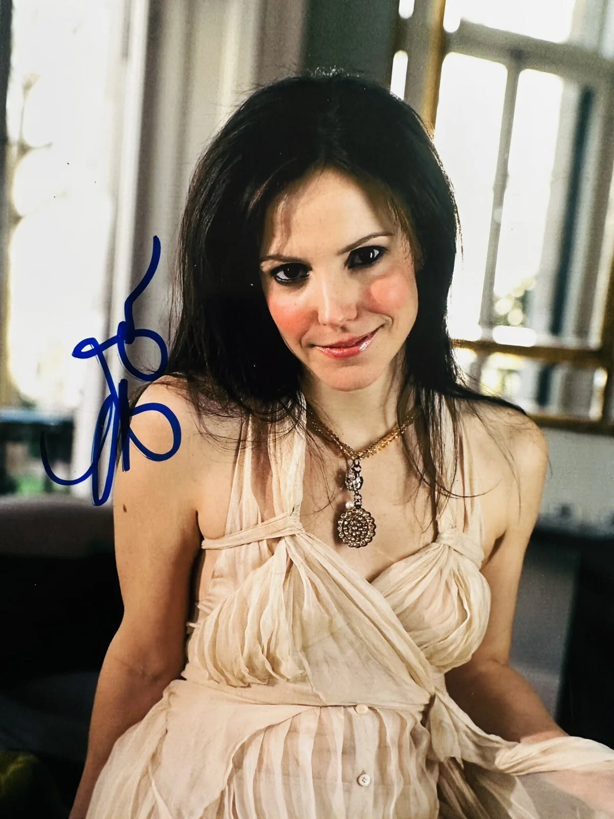 Mary Louise Parker — Mary Louise Parker signed 8x10 photo In Person.