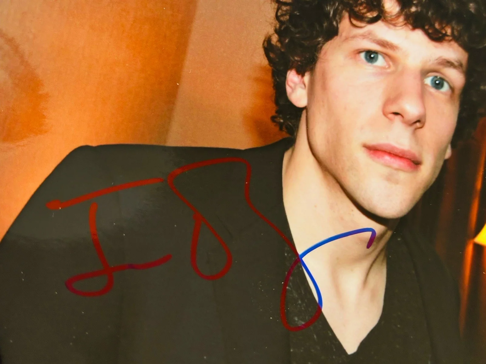 jesse eisenberg — Jesse Eisenberg signed Social Network 8x10 Photo. Now You See Me, изображение 3