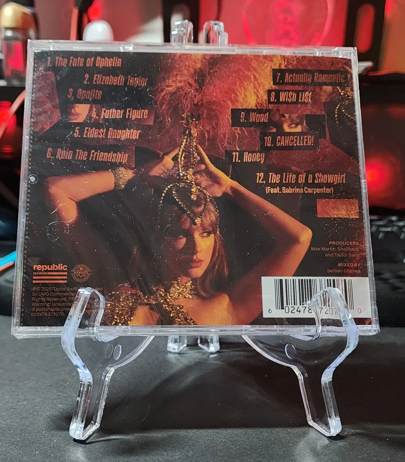 Taylor Swift SIGNED Life of a Showgirl CD + Autographed Photo #1 SEALED + Proof, изображение 2
