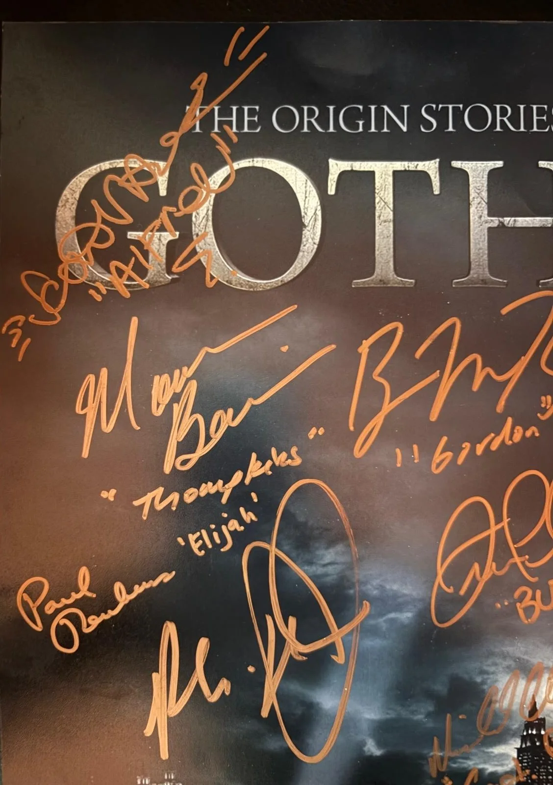 Mazous, Pertwee, Baccarin, McKenzie, Powell, Hendrix, Reubens — GOTHAM CAST SIGNED AUTOGRAPHED 11X14 PHOTO MANZOUS PERTWEE POWELL X12 PSA LOA, изображение 2