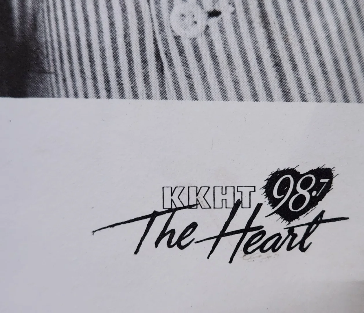 Jerry Mathers — Jerry Mathers Signed B&W LithoPrint KKHT 98.7 The Heart Actor Leave It To Beaver, изображение 2