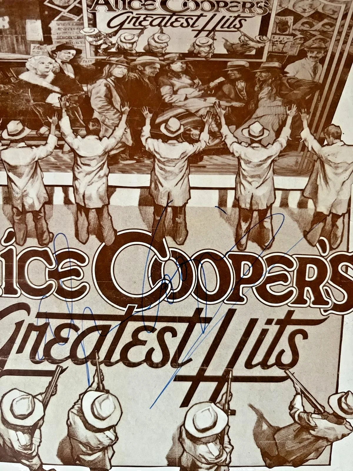 Alice Cooper — ALICE COOPER SIGNED AUTOGRAPHED 11X14 MAGAZINE PAGE GREATEST HITS VINTAGE PSA D, изображение 2