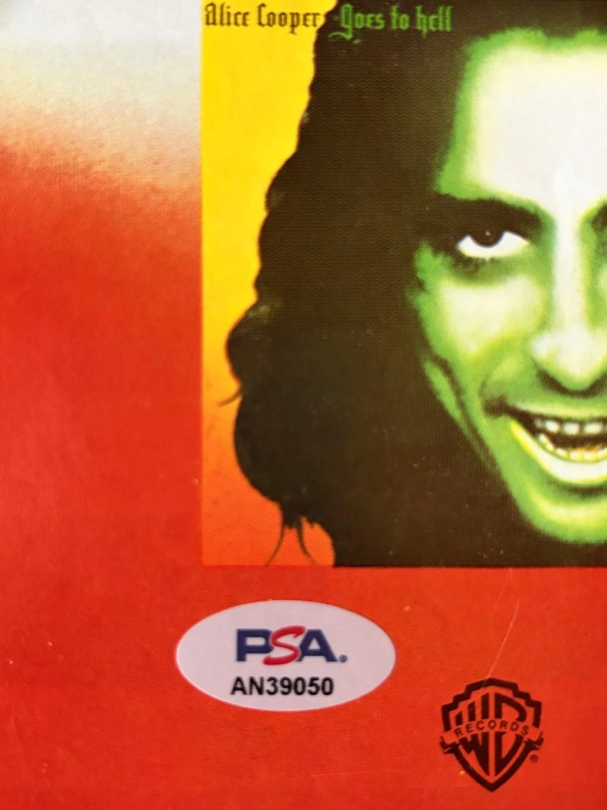 Alice Cooper — ALICE COOPER SIGNED 11X14 MAGAZINE PAGE GOES TO HELL SCHOOLS OUT VINTAGE PSA C, image 3